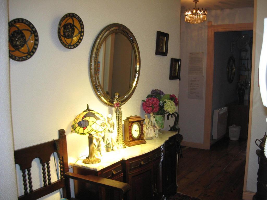 Kati Hostal *